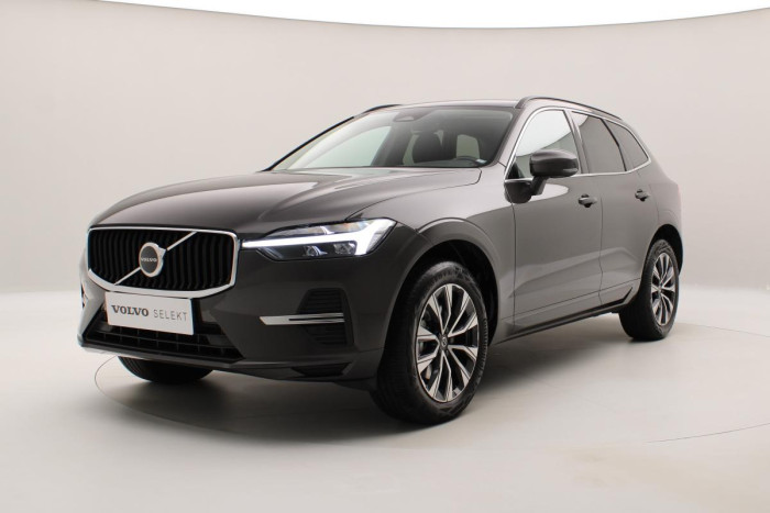 Volvo XC60 B4 MOMENTUM AUT REZERVACE 2.0 Momentum