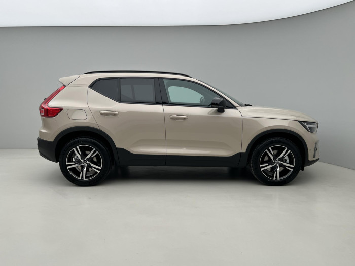 Volvo XC40 B3 DARK PLUS AUT