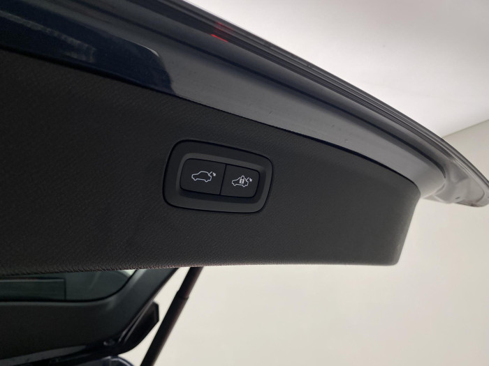 Volvo XC90 B6 AWD BRIGHT PLUS REZERVACE