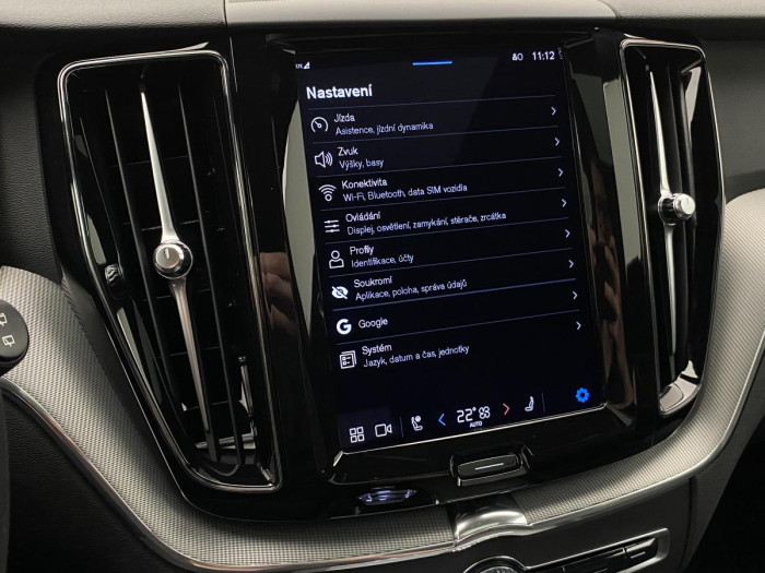 Volvo XC60 B4 AWD PLUS BRIGHT REZERVACE 2.0 Plus