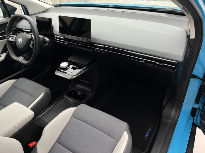 MG MG4 EV EXCLUSIVE 77kWh CZ 1.maj. Exclusive