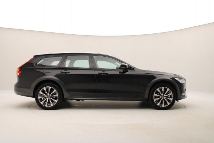 Volvo V90 CC B4 AWD PLUS AUT CZ 1.maj