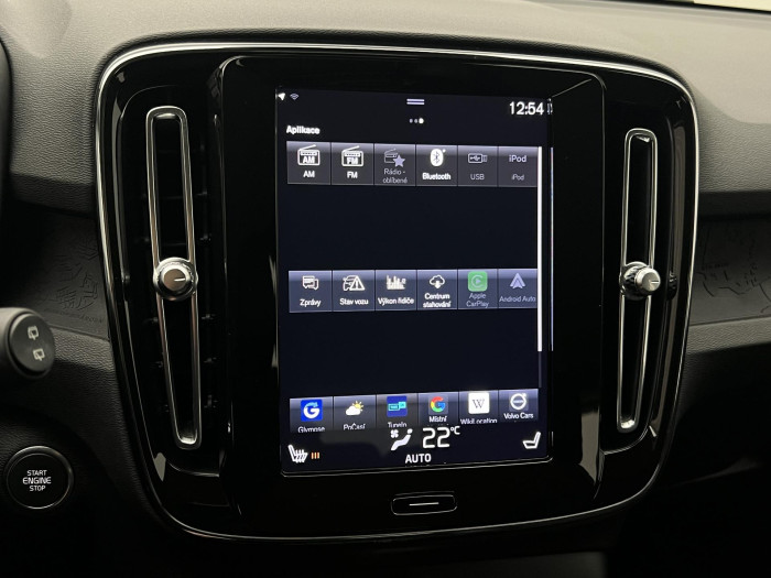 Volvo XC40 D4 AWD MOMENTUM PRO AUT CZ 2.0 d Momentum