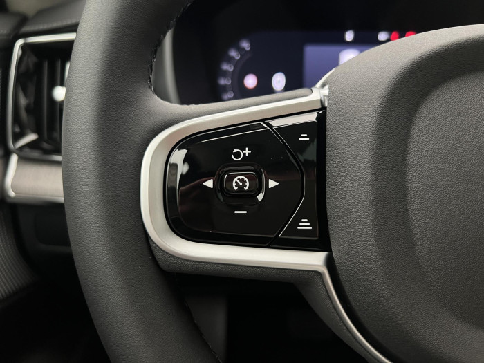 Volvo XC90 T8 AWD RECHARGE DARK ULTRA AUT