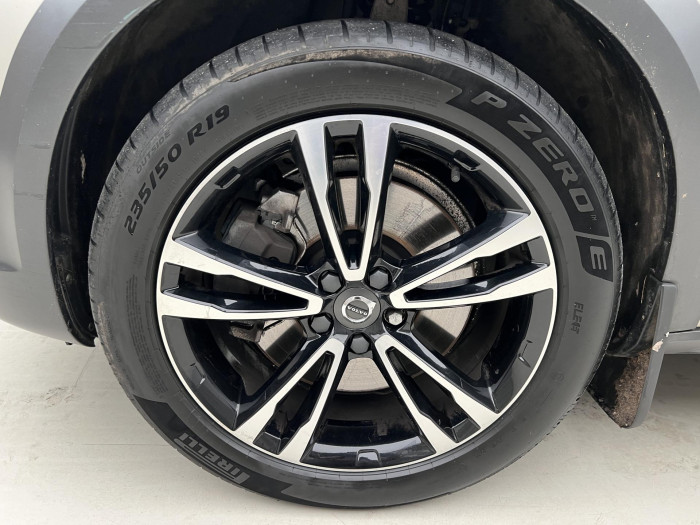 Volvo V90 CC D5 AWD PRO AUT CZ 2.0 d CC CC