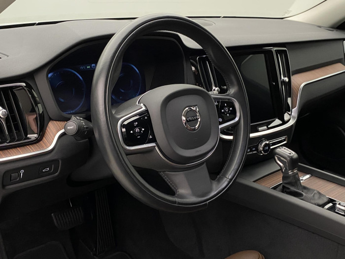 Volvo V60 CC D4 AWD PRO REZERVACE 2.0 d CC CC