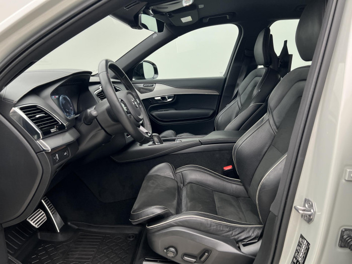 Volvo XC90 B5 AWD R-DESIGN 7MÍSTNÁ AUT CZ