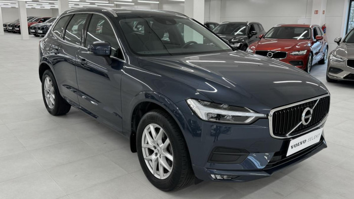 Volvo XC60 B4 AWD MOMENTUM AUT REZERVACE 2.0 Momentum