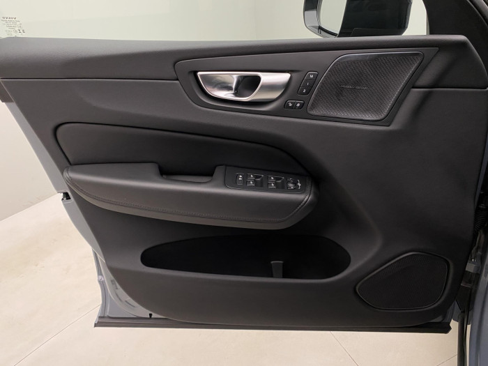Volvo XC60 B4 AWD PLUS DARK AUT 1.maj