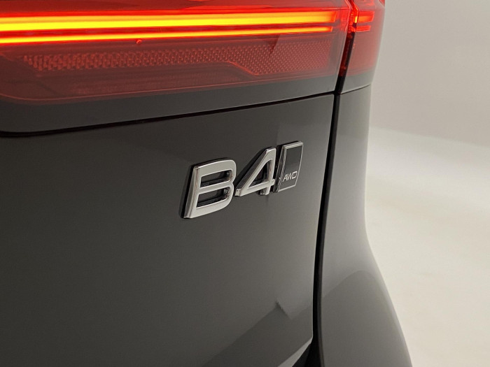 Volvo V90 CC B4 AWD PLUS AUT CZ 1.maj
