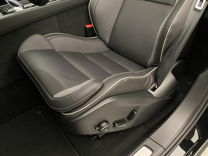 Volvo XC60 B5 AWD AUT PLUS BLACK EDITION