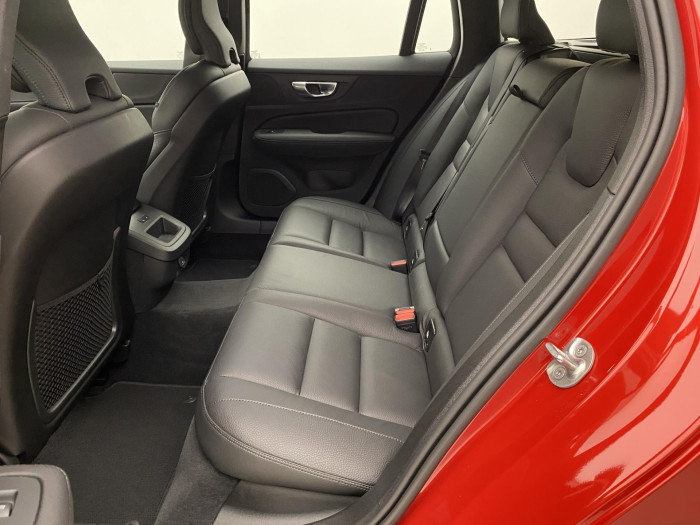 Volvo V60 B4 DARK PLUS AUT CZ