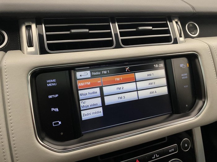 Land Rover Range Rover HYBRID AUTOBIOGRAPHY REZERVACE