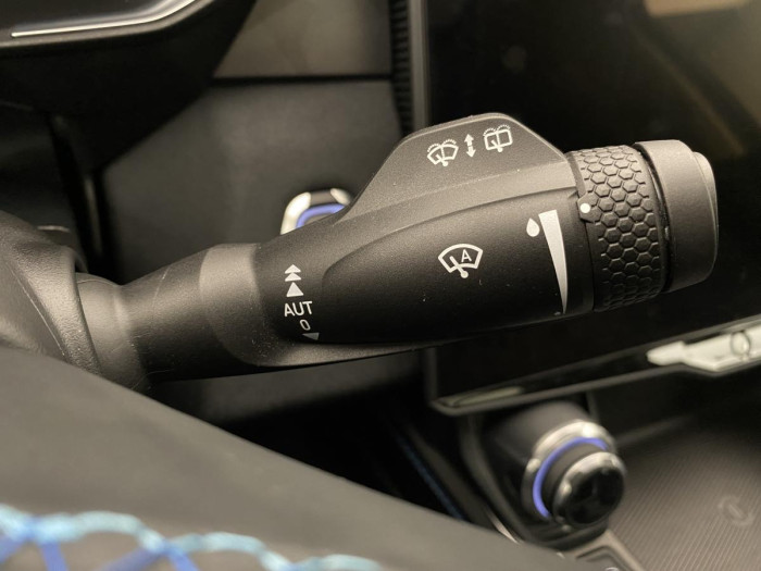 Lynk & Co 01 PHEV DCT AUT REZERVACE