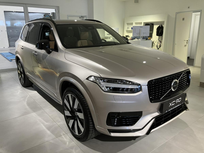 Volvo XC90 T8 AWD AUT RECHARGE REZERVACE