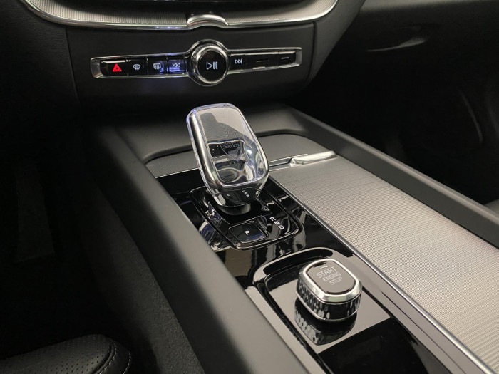 Volvo XC60 T6 AWD ULTRA DARK AUT CZ