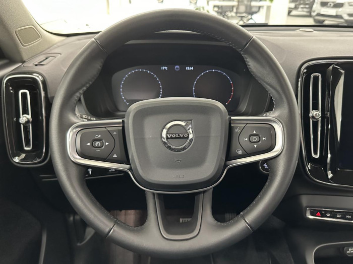 Volvo XC40 T3 MOMENTUM AUT REZERVACE 1.5 Momentum