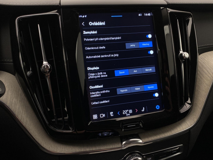 Volvo XC60 B4 AWD INSCRIPTION AUT CZ