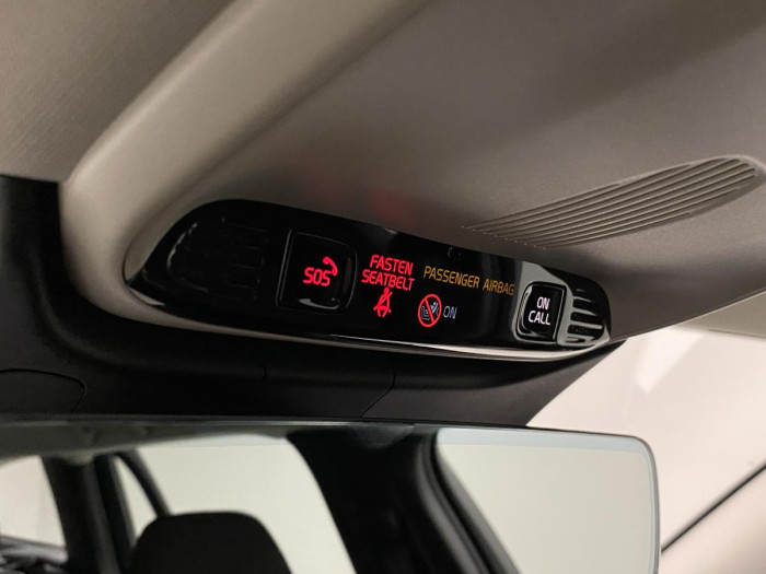 Volvo V60 B4 MOMENTUM AUT REZERVACE 2.0 Momentum