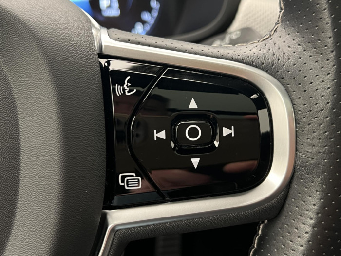 Volvo V90 T8 AWD RECHARGE R-DESIGN AUT
