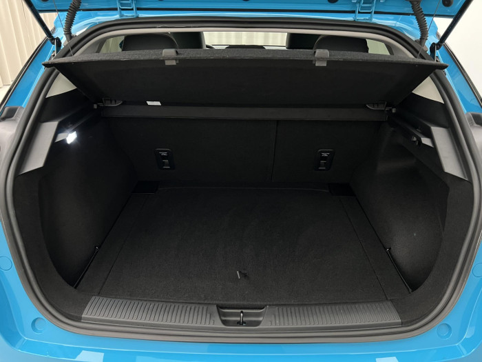 MG MG4 EV EXCLUSIVE 77kWh CZ 1.maj. Exclusive
