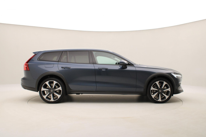 Volvo V60 CC B5 AWD ULTIMATE AUT 1.maj 2.0 CC CC