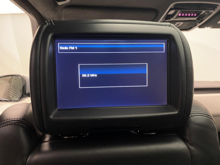 Land Rover Range Rover HYBRID AUTOBIOGRAPHY REZERVACE