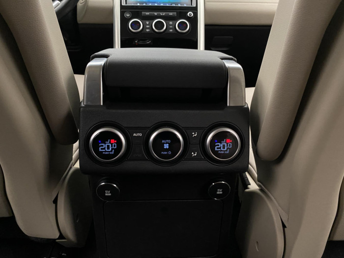 Land Rover Discovery 3,0 Sd6 AWD HSE REZERVACE