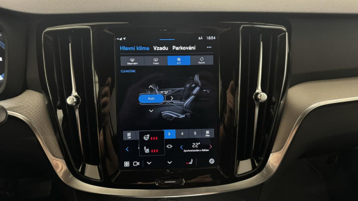 Volvo V60 B4 PLUS DARK AUT REZERVACE 2.0 Plus
