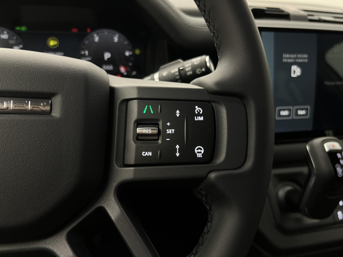 Land Rover Defender 110 D250 X-Dyn SE REZERVACE 3.0 d SE