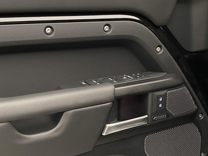 Land Rover Defender 110 V8 P525 AWD AUT REZERVACE 5.0 V8