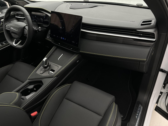 Lynk & Co 01 MORE PHEV