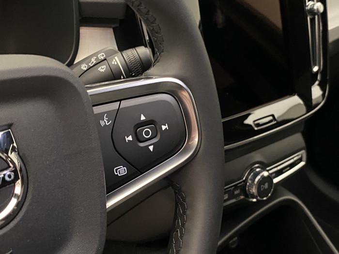 Volvo XC40 B3 AUT DARK PLUS