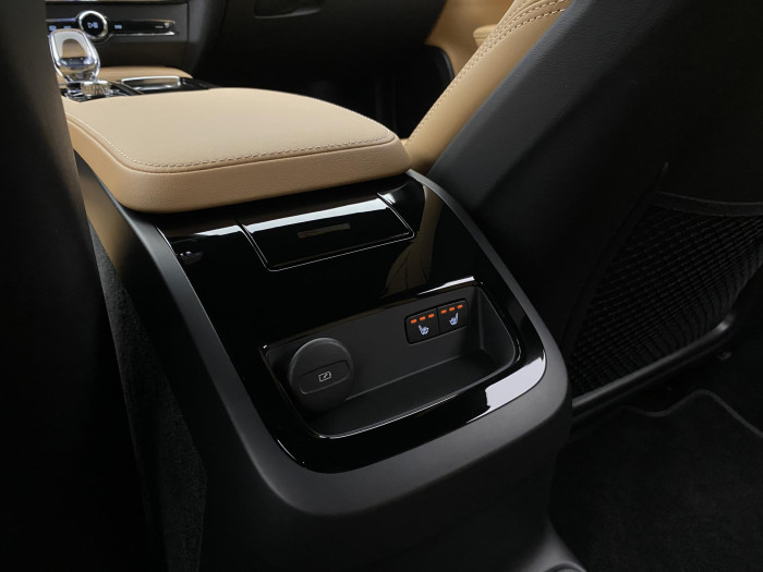 Volvo V90 T6 AWD PLUS BRIGHT REZERVACE