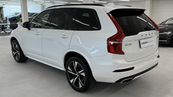 Volvo XC90 B5 AWD R-DESIGN AUT REZERVACE