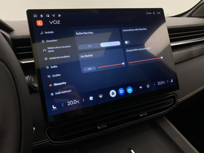 Lynk & Co 01 01 MORE PHEV