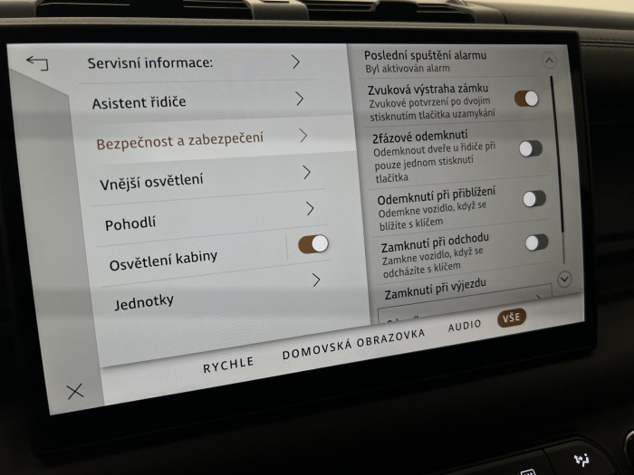 Land Rover Defender 110 D300 X-DYNAMIC SE AWD AUT 3.0 d Dynamic SE