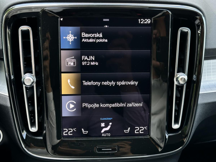Volvo XC40 B4 AWD MOMENTUM ADVANCED 1.maj 2.0 Momentum
