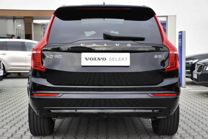 Volvo XC90 B5 AWD R-Design REZERVACE