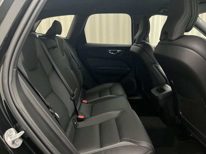 Volvo XC60 B5 AWD BLACK EDITION AUT CZ 2.0 Edition