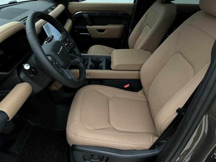Land Rover Defender 110 D300 X-DYNAMIC HSE AWD Aut 3.0 d Dynamic