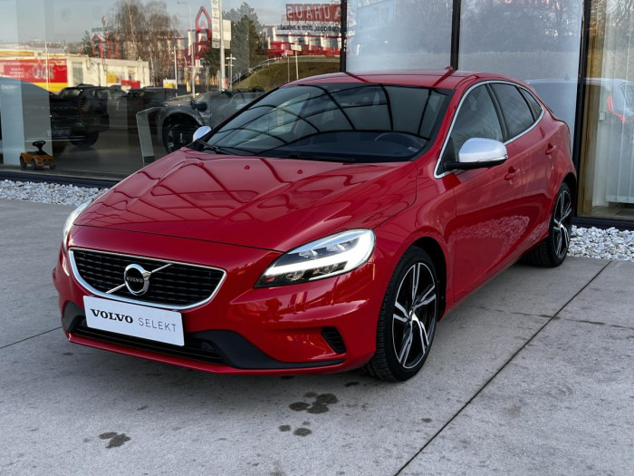 Volvo V40 T2 R-DESIGN 1.maj.