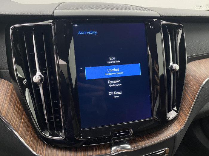 Volvo XC60 D4 AWD INSCRIPTION AUT CZ 2.0 d