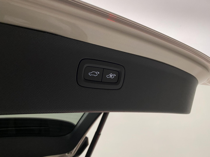 Volvo XC90 T8 AWD RECHARGE DARK PLUS 7m