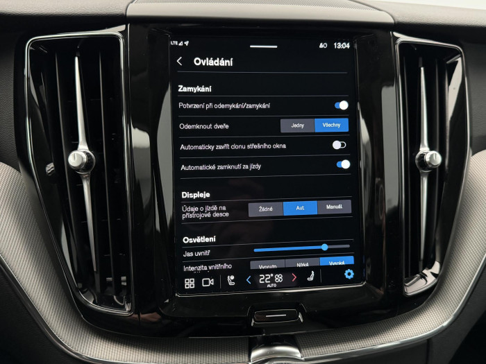 Volvo XC60 T6 AWD RECHARGE AUT CZ 1.maj