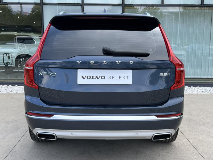 Volvo XC90 B5 AWD INSCRIPTION 7MÍSTNÁ Aut