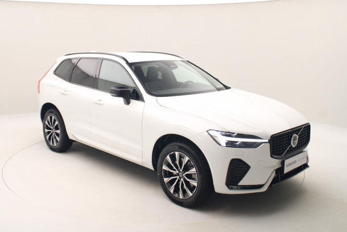 Volvo XC60 B5 AWD PLUS DARK CZ REZERVACE