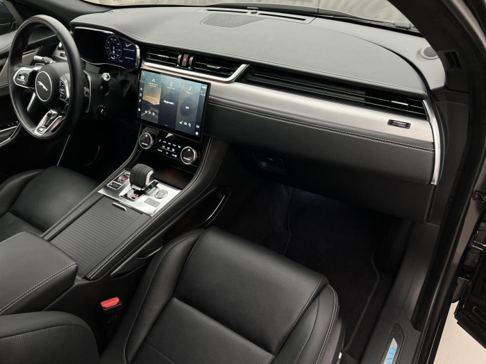Jaguar F-Pace P400 R-DYNAMIC SE AWD AUT CZ 3.0 Dynamic SE