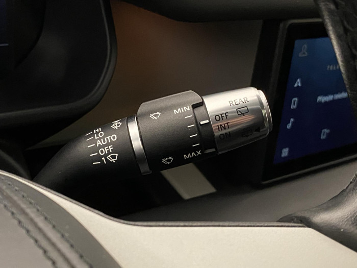 Land Rover Defender 110 P400 HSE AWD REZERVACE