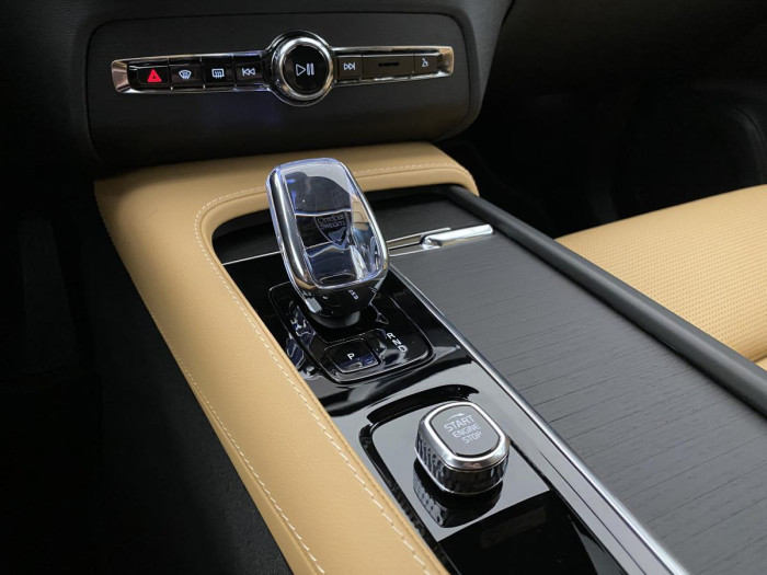 Volvo XC90 B5 AWD AUT BRIGHT PLUS 7míst 2.0 Plus